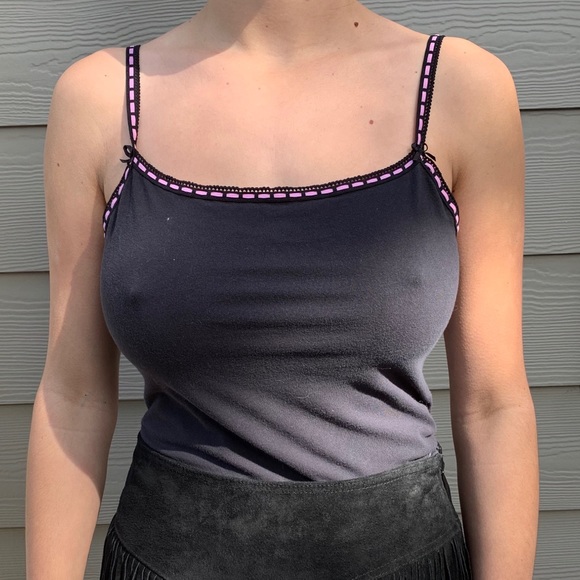 Black tank top lined with pink ribbon - Picture 1 of 3